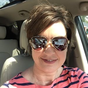 Meet your Posher, Annette